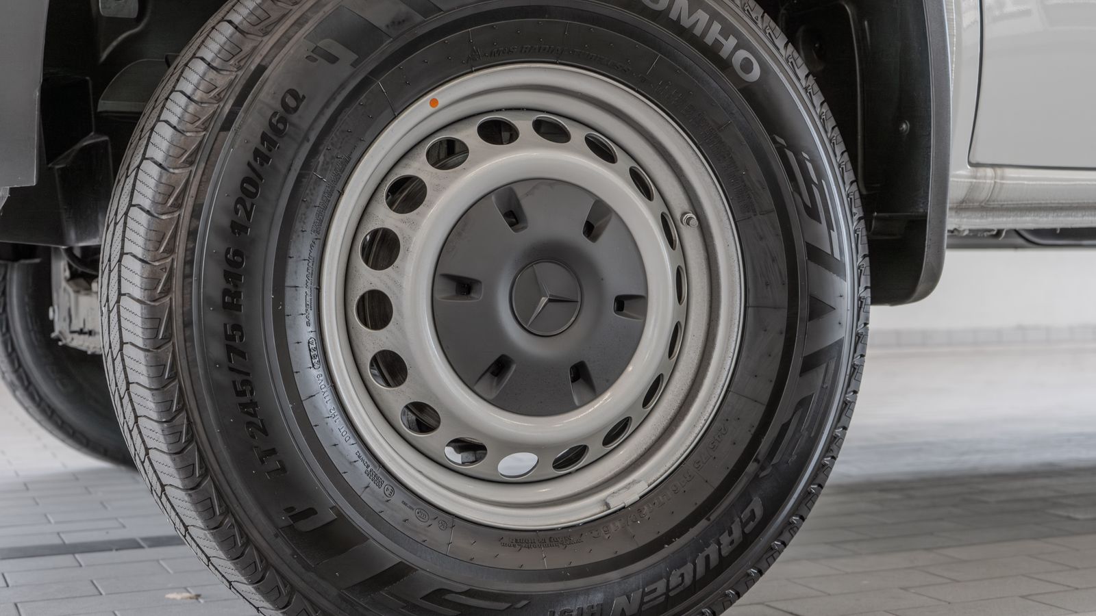2025 Mercedes-Benz Sprinter 2500 Cargo 144 WB — full photo 31 of 35