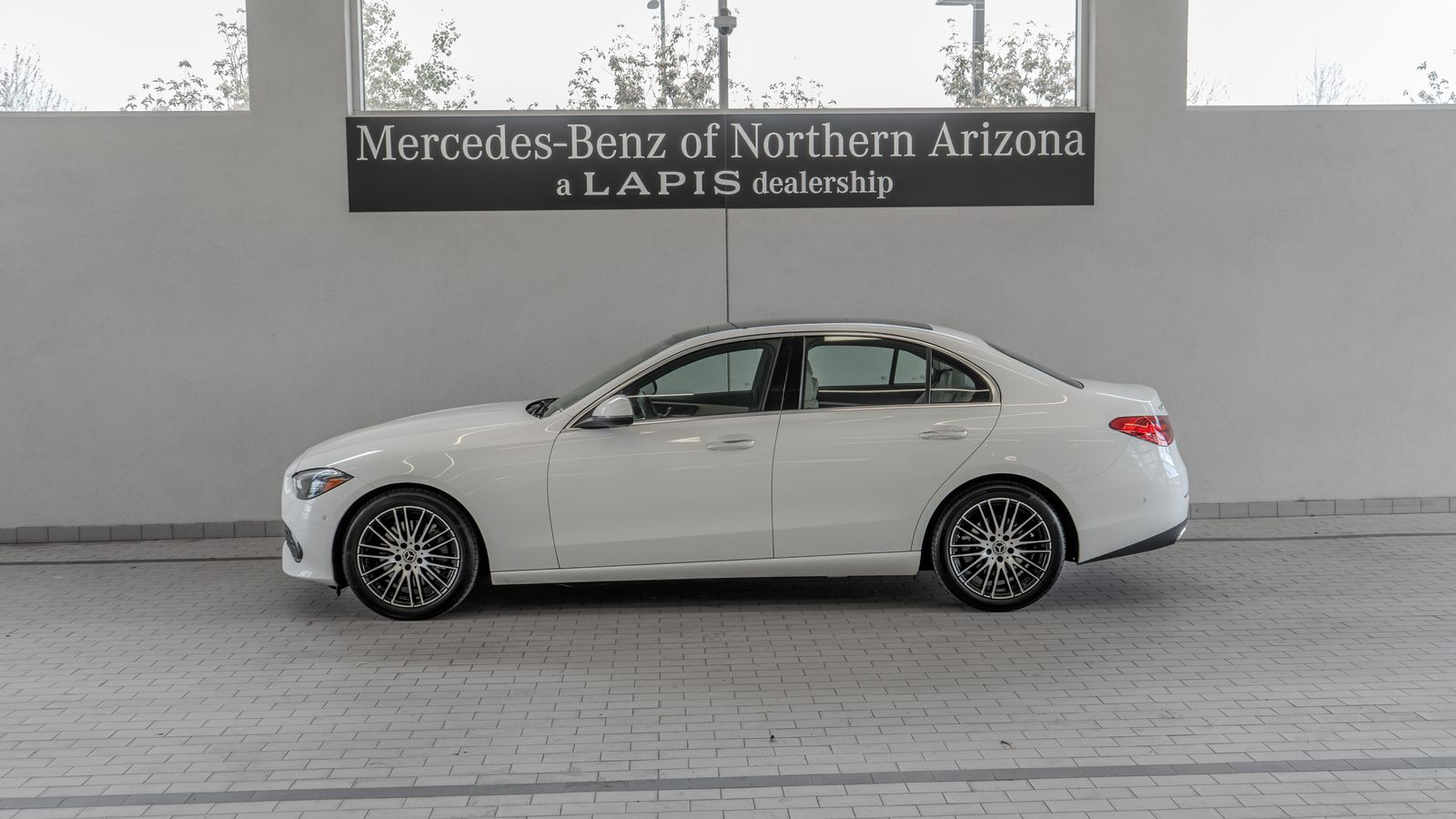 2025 Mercedes-Benz C-Class C 300 — foto completa 2 de 35