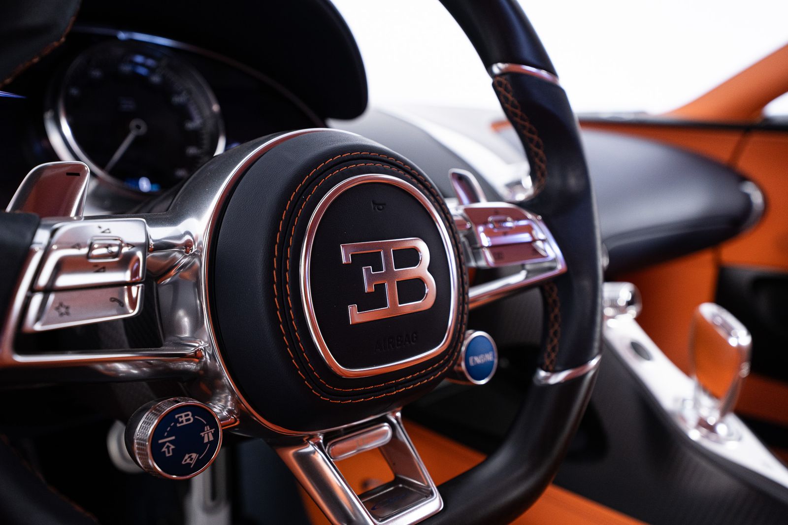 2018 Bugatti Chiron — foto completa 46 de 85