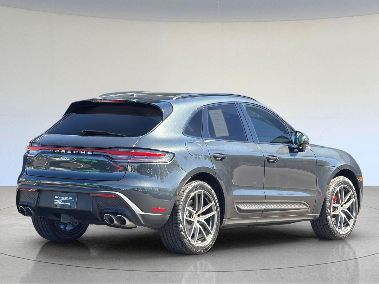 2024 Porsche Macan S — full photo 9 of 28