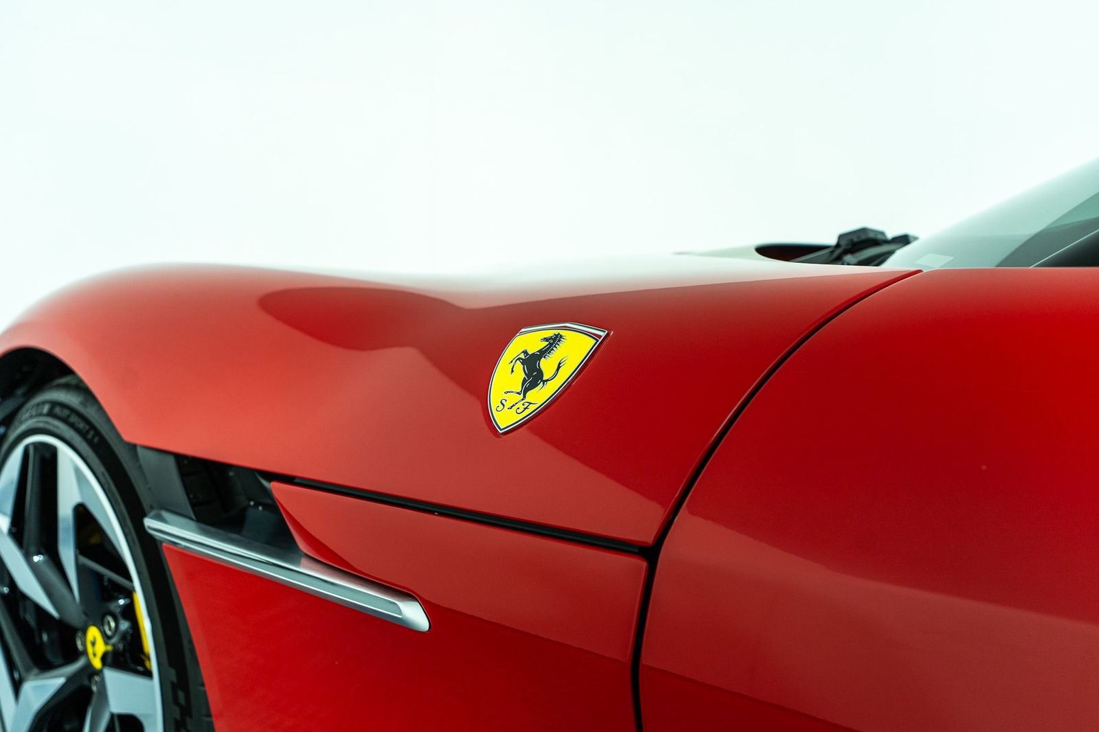 2025 Ferrari 12Cilindri — foto completa 15 de 51