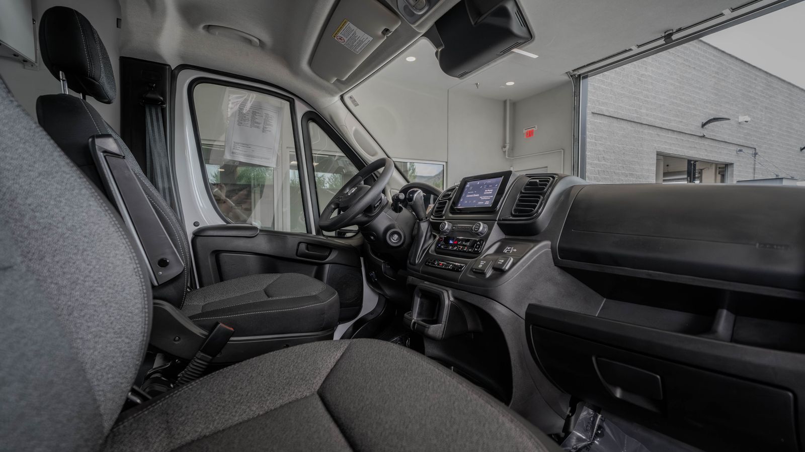 2024 Ram ProMaster 3500 High Roof — full photo 17 of 37