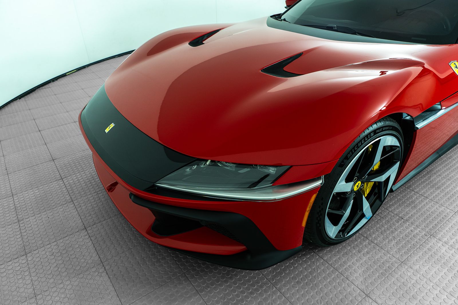 2025 Ferrari 12Cilindri — foto completa 20 de 51