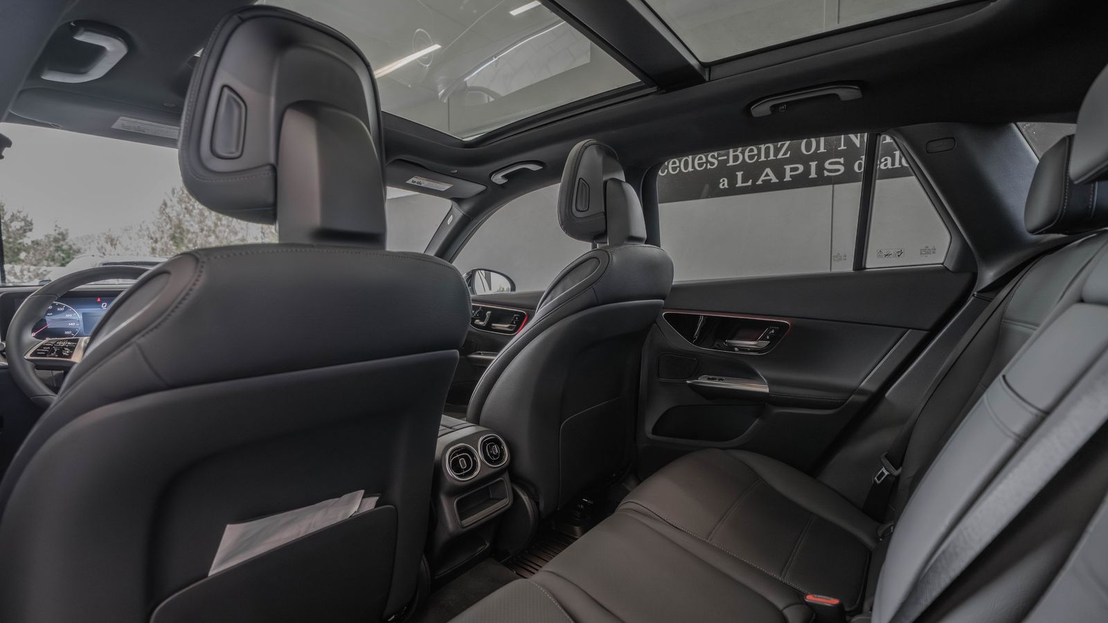 2026 Mercedes-Benz GLC GLC 300 — full photo 26 of 35