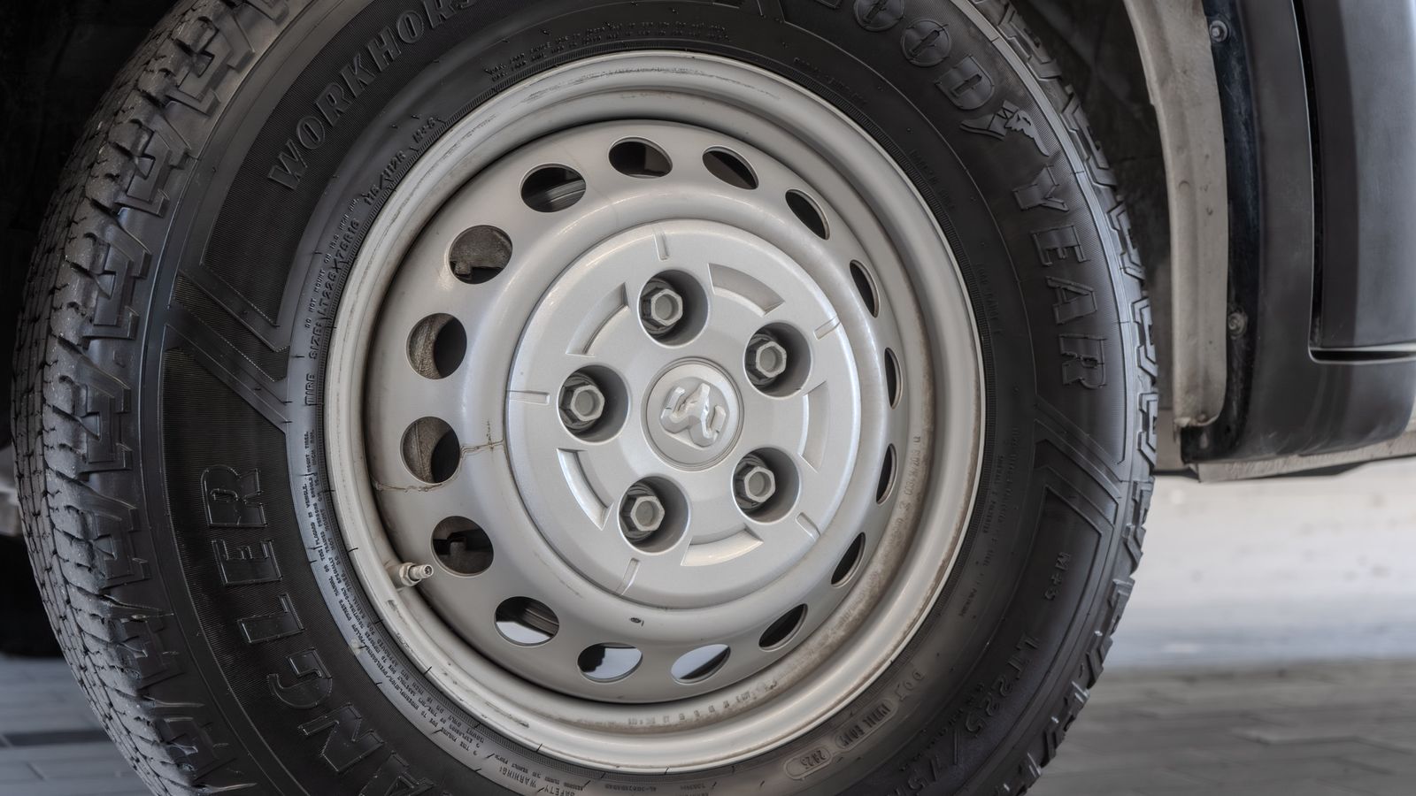 2025 Ram ProMaster 2500 Base — full photo 30 of 33