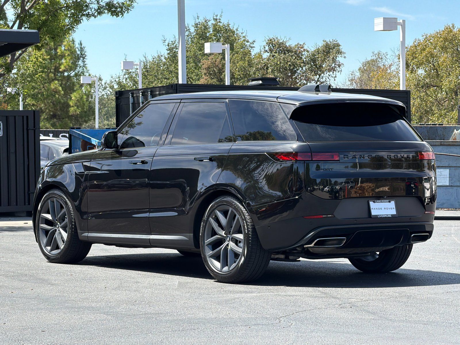 2024 Land Rover Range Rover Sport SE — full photo 4 of 29