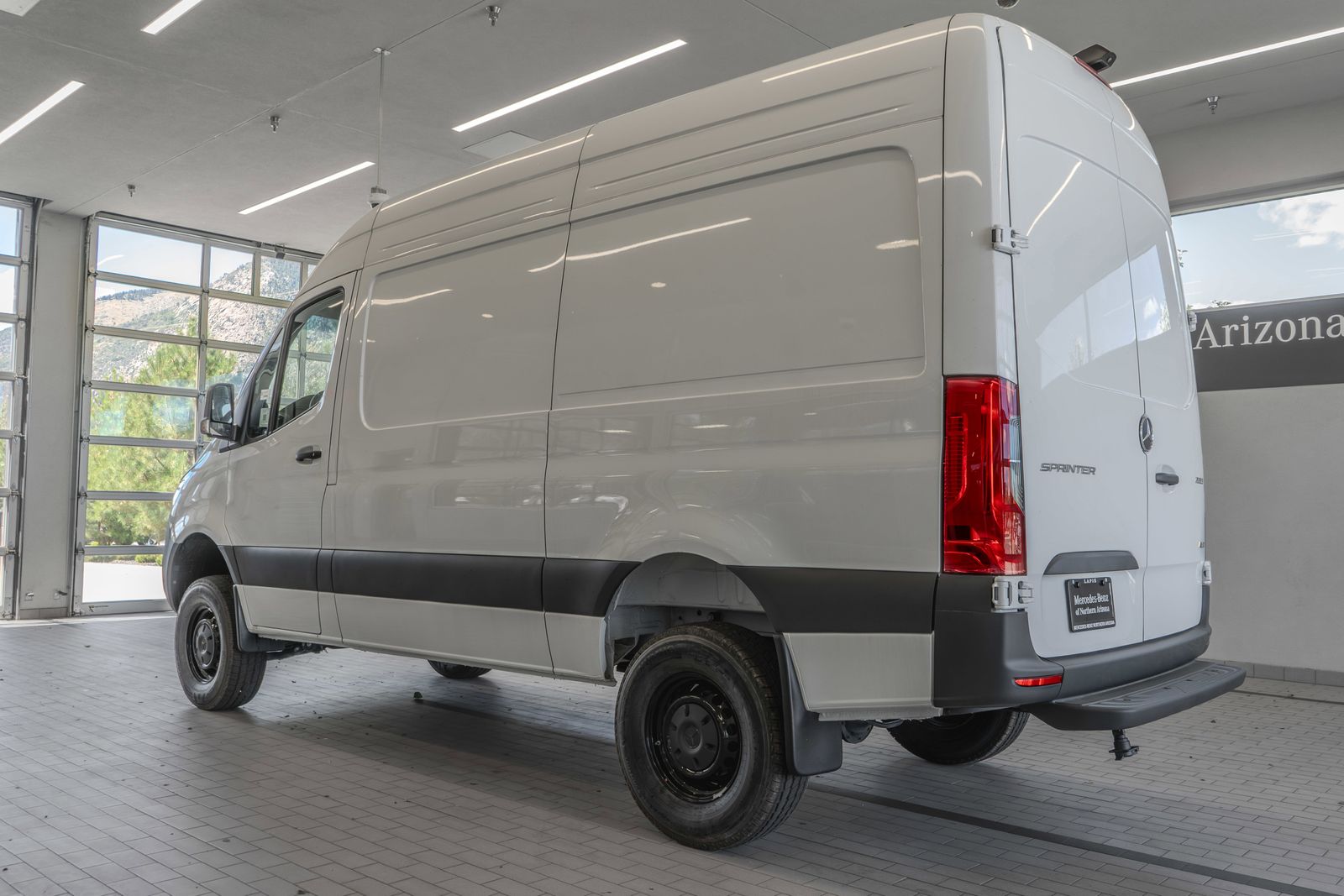 2025 Mercedes-Benz Sprinter 2500 Cargo 144 WB — foto completa 12 de 37