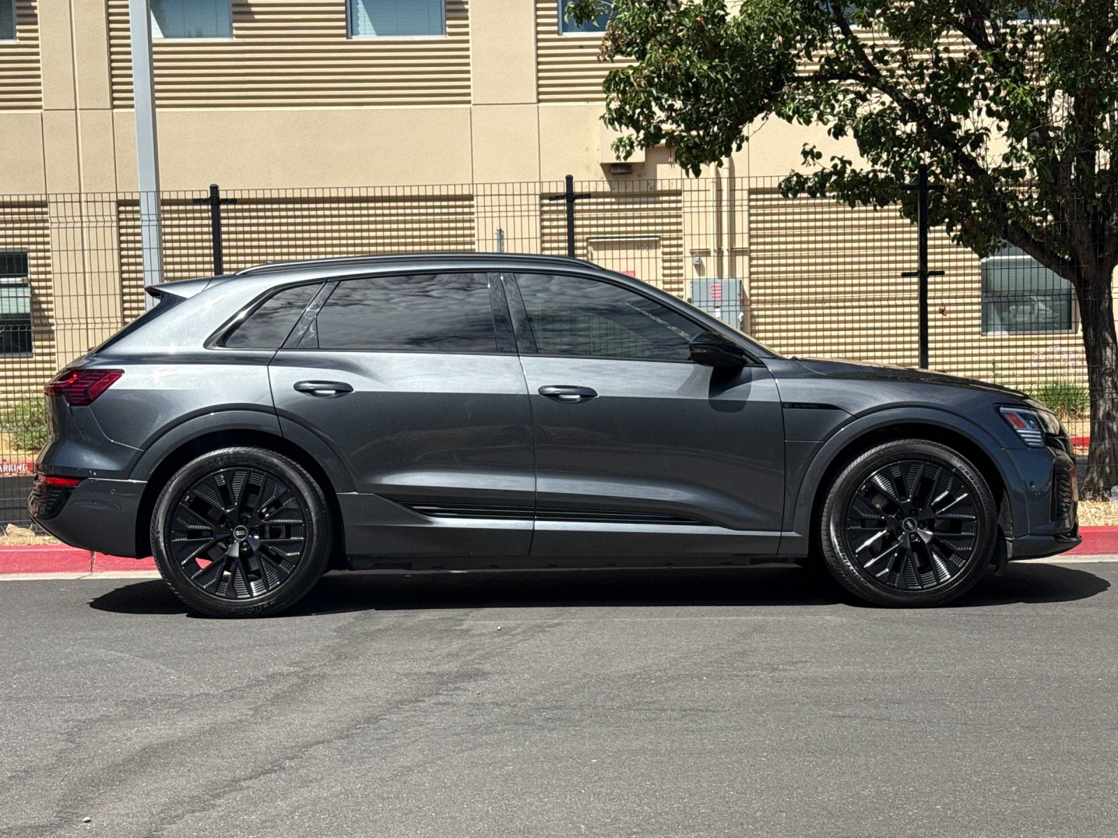 2024 Audi Q8 e-tron Prestige — full photo 7 of 29