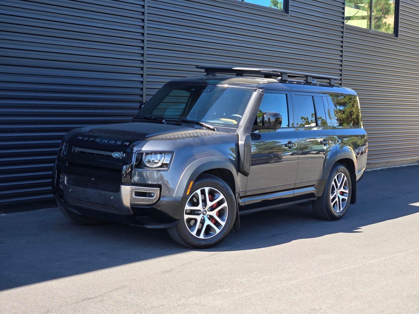 2023 Land Rover Defender 130 X — full photo 1 of 45