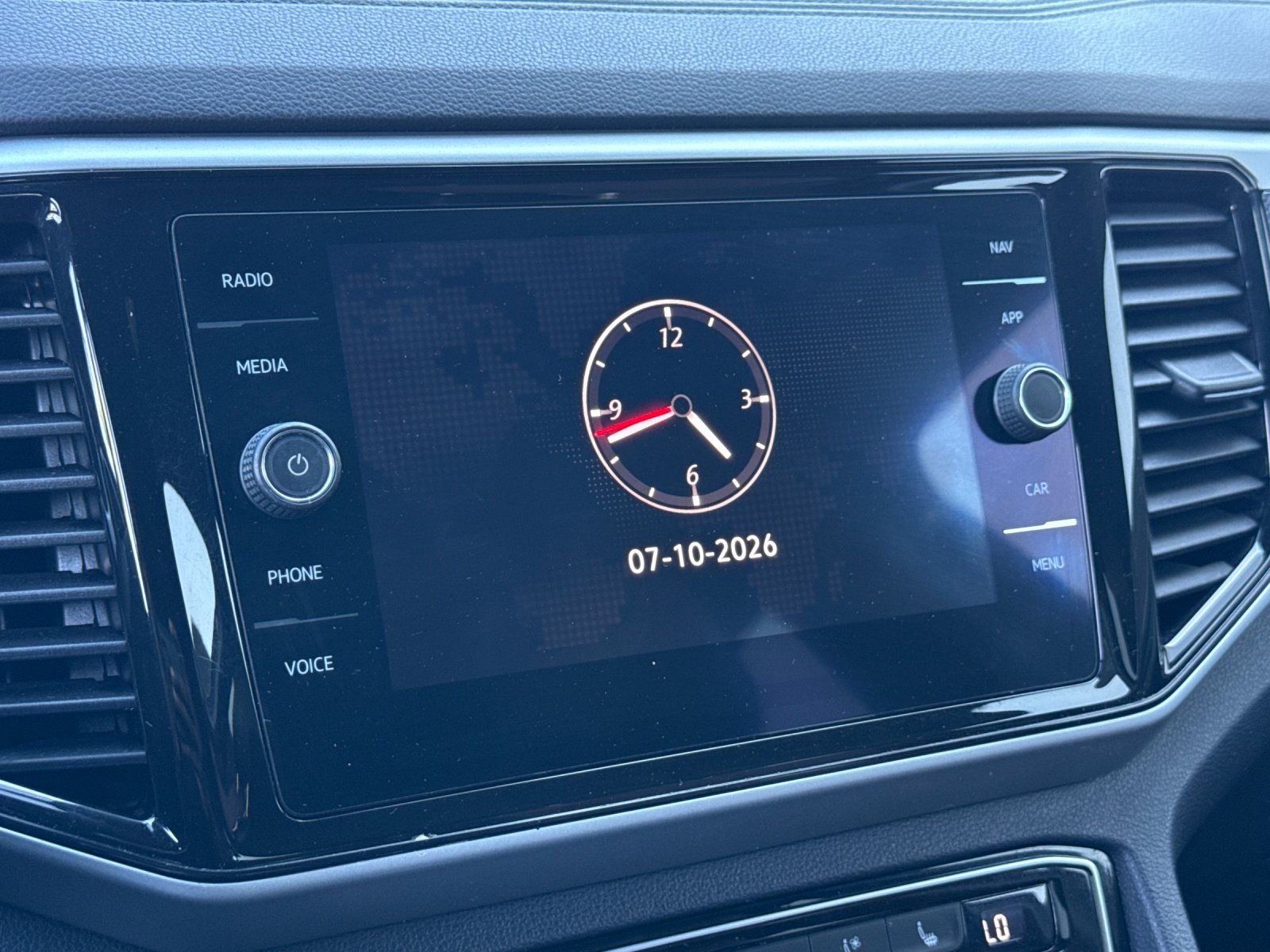 2021 Volkswagen Atlas Cross Sport 3.6L V6 SEL Premium R-Line — full photo 18 of 28