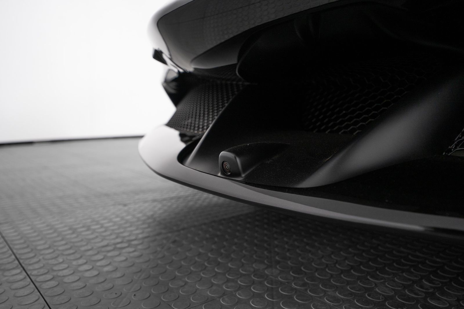 2023 Ferrari SF90 Spider — full photo 14 of 52
