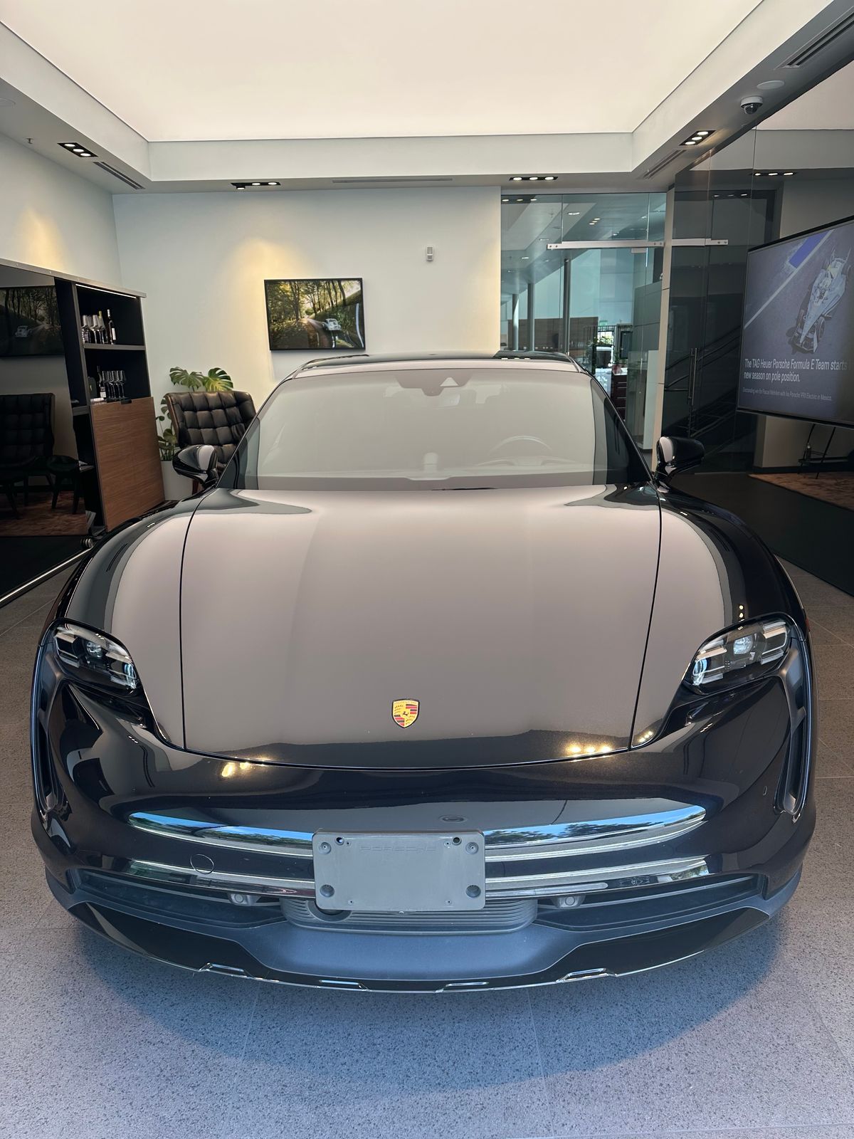 2021 Porsche Taycan Cross Turismo 4 — full photo 1 of 16