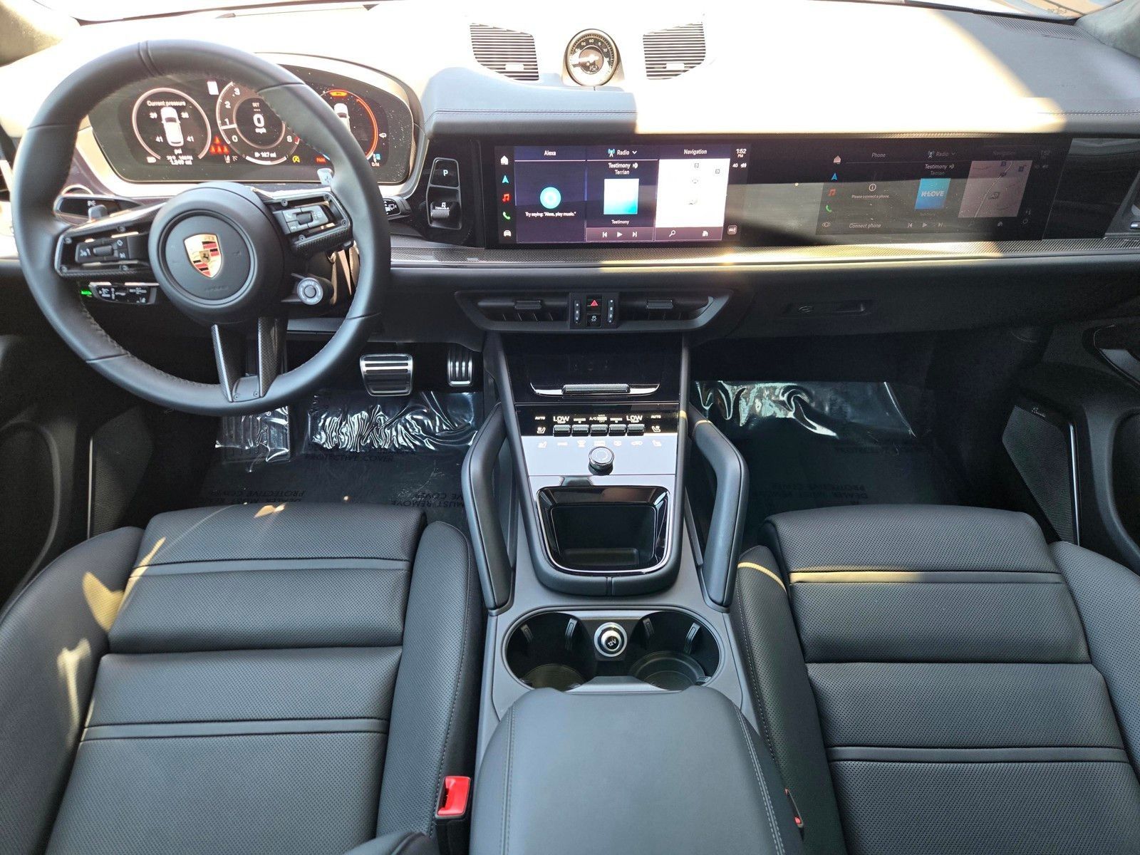 2026 Porsche Cayenne GTS — full photo 15 of 27