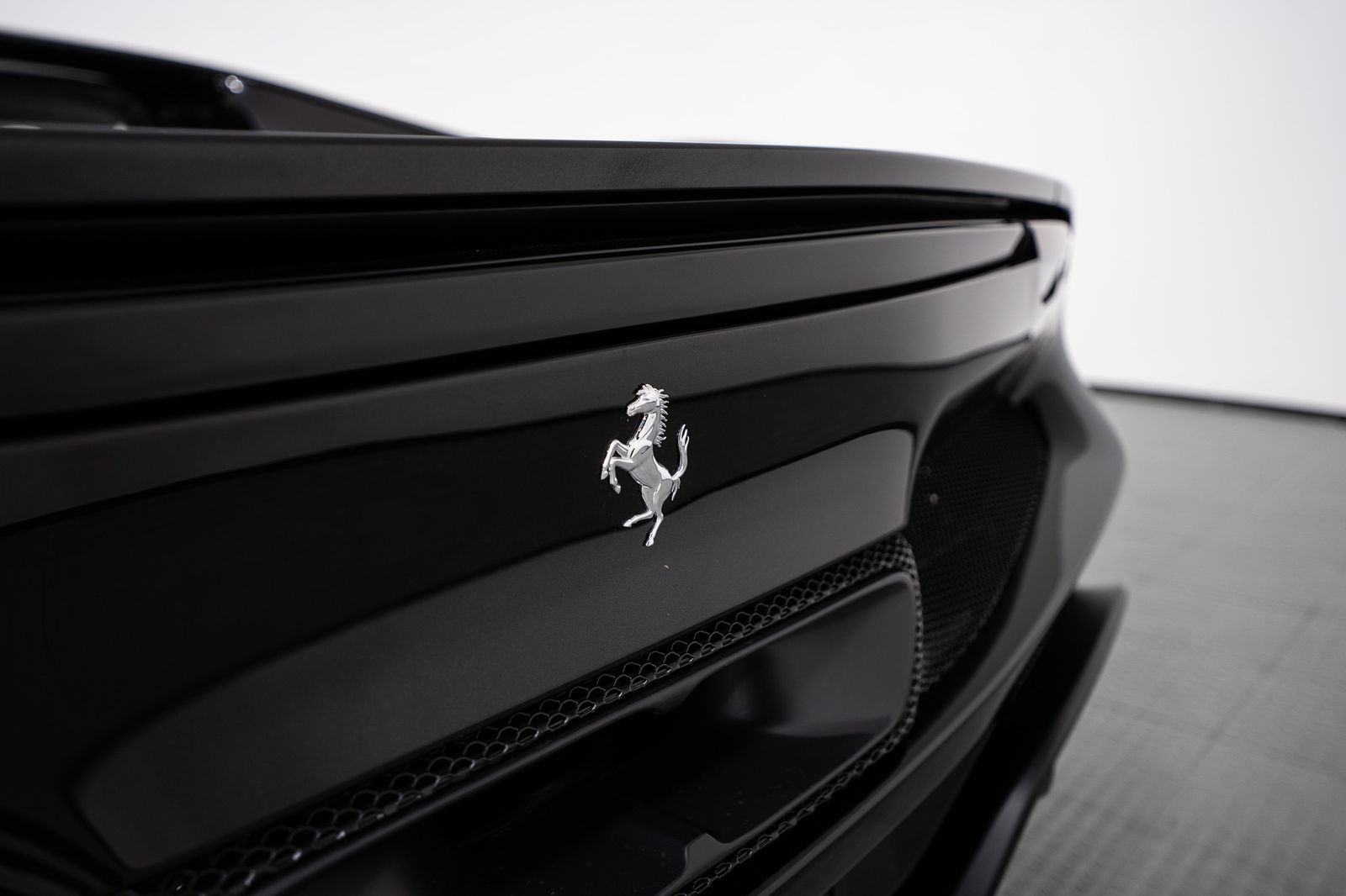 2024 Ferrari 296 GTB — foto completa 29 de 41