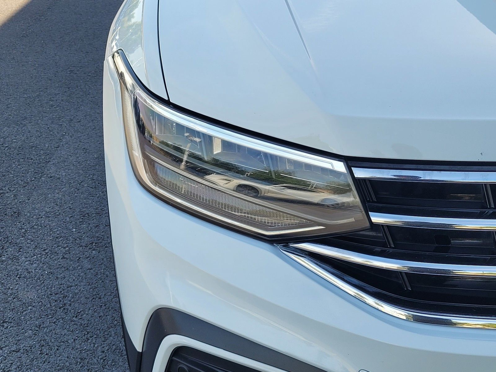 2024 Volkswagen Tiguan 2.0T SE — full photo 10 of 45