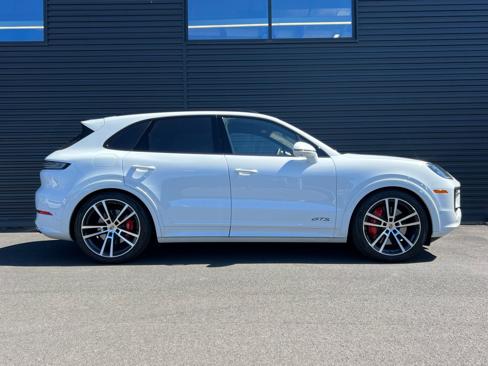 2026 Porsche Cayenne GTS — full photo 9 of 29