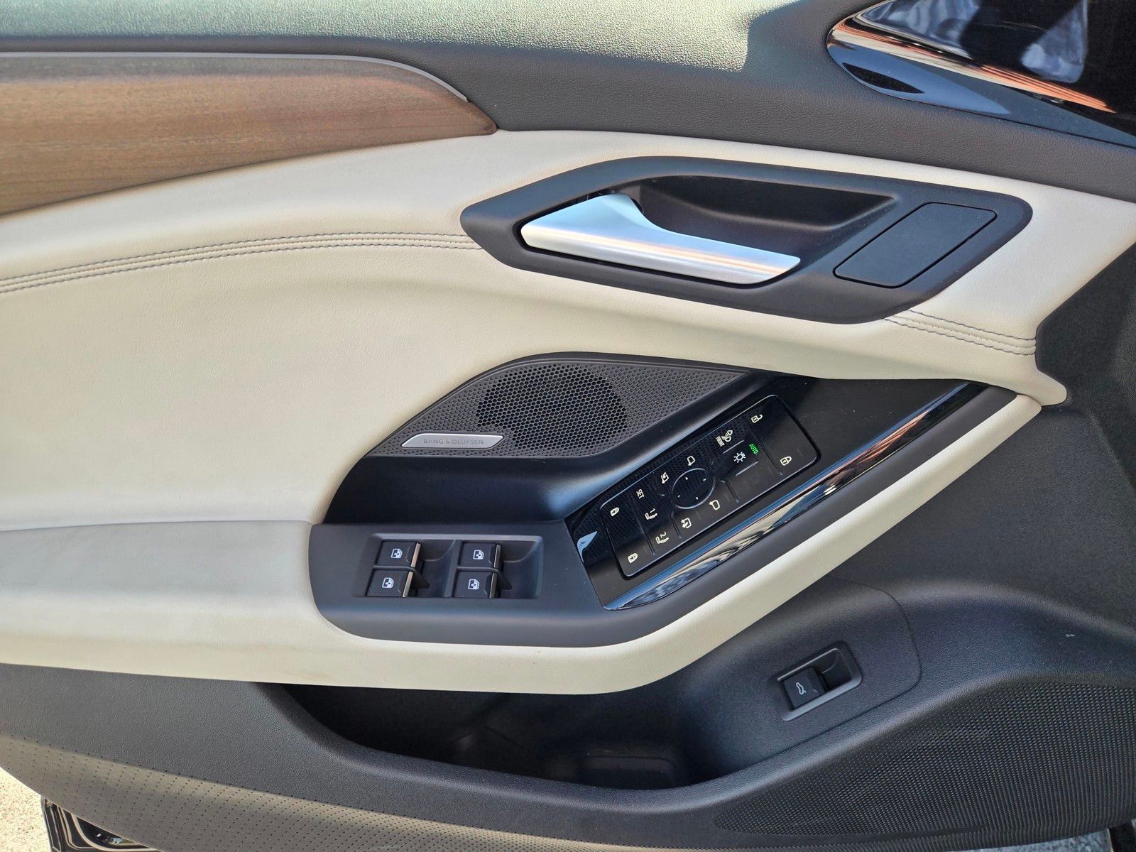2025 Audi A6 Sportback e-tron Prestige — foto completa 17 de 45