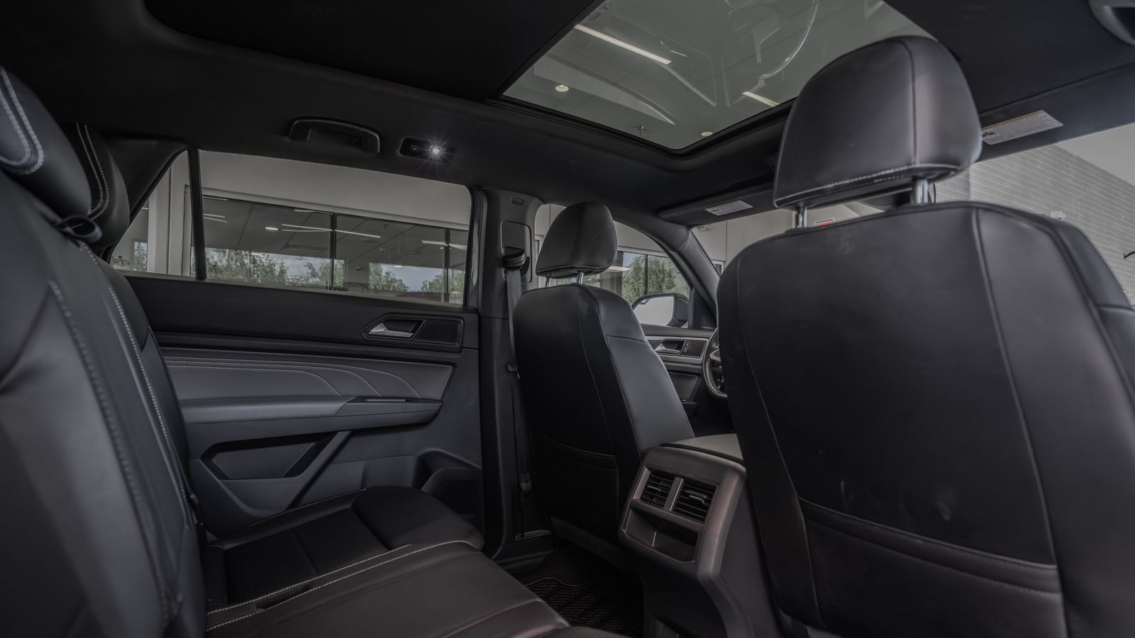 2022 Volkswagen Atlas Cross Sport 3.6L V6 SEL R-Line — full photo 28 of 34