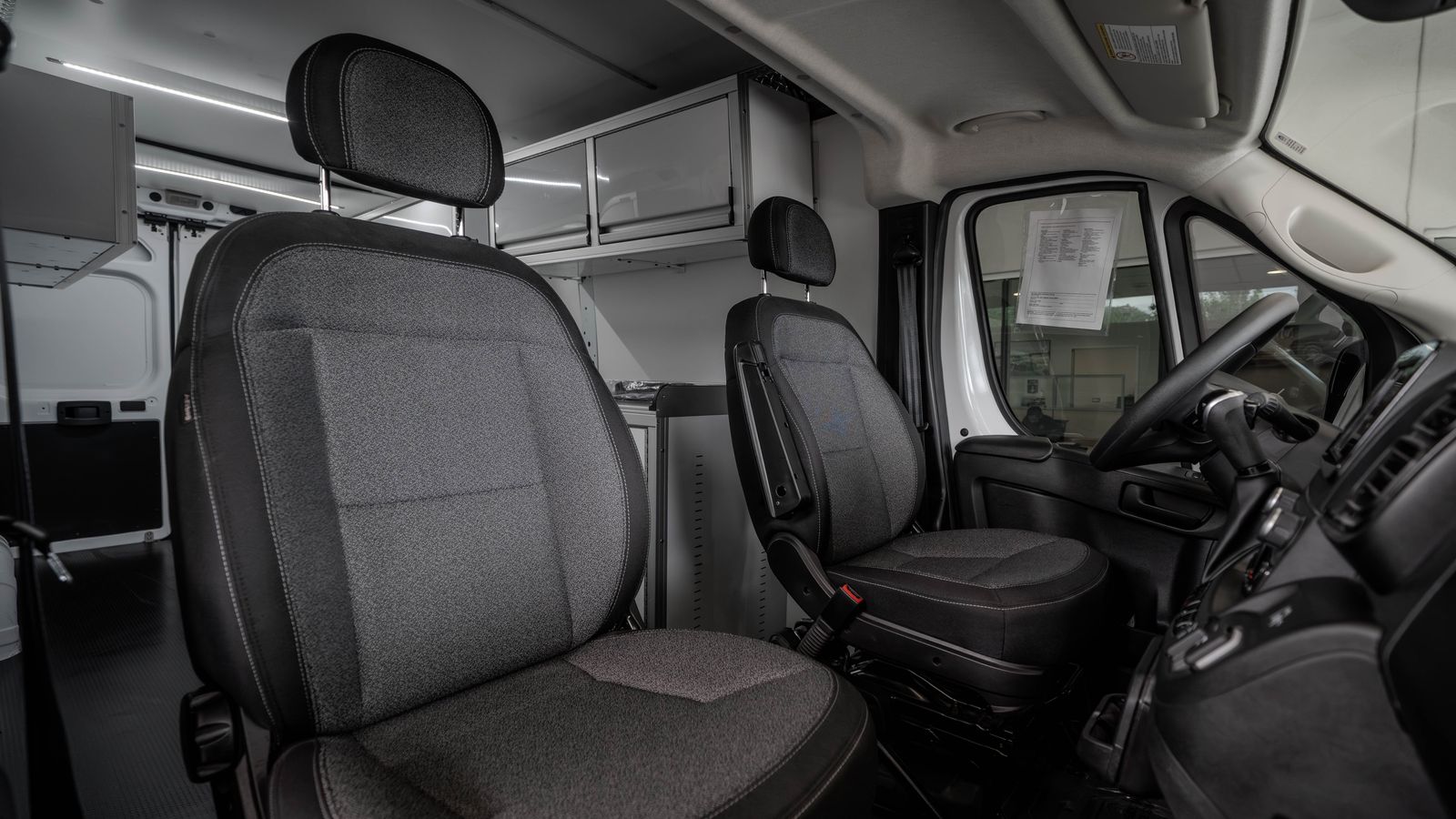 2024 Ram ProMaster 3500 High Roof — full photo 35 of 37