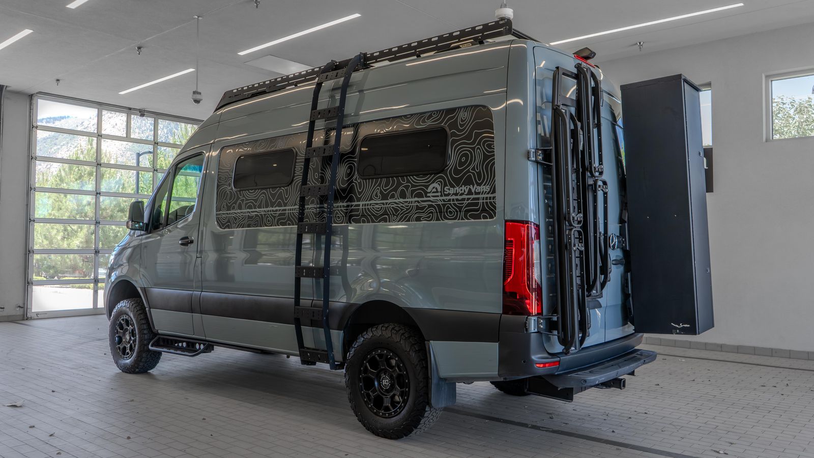 2023 Mercedes-Benz Sprinter 2500 Cargo 144 WB — full photo 13 of 34