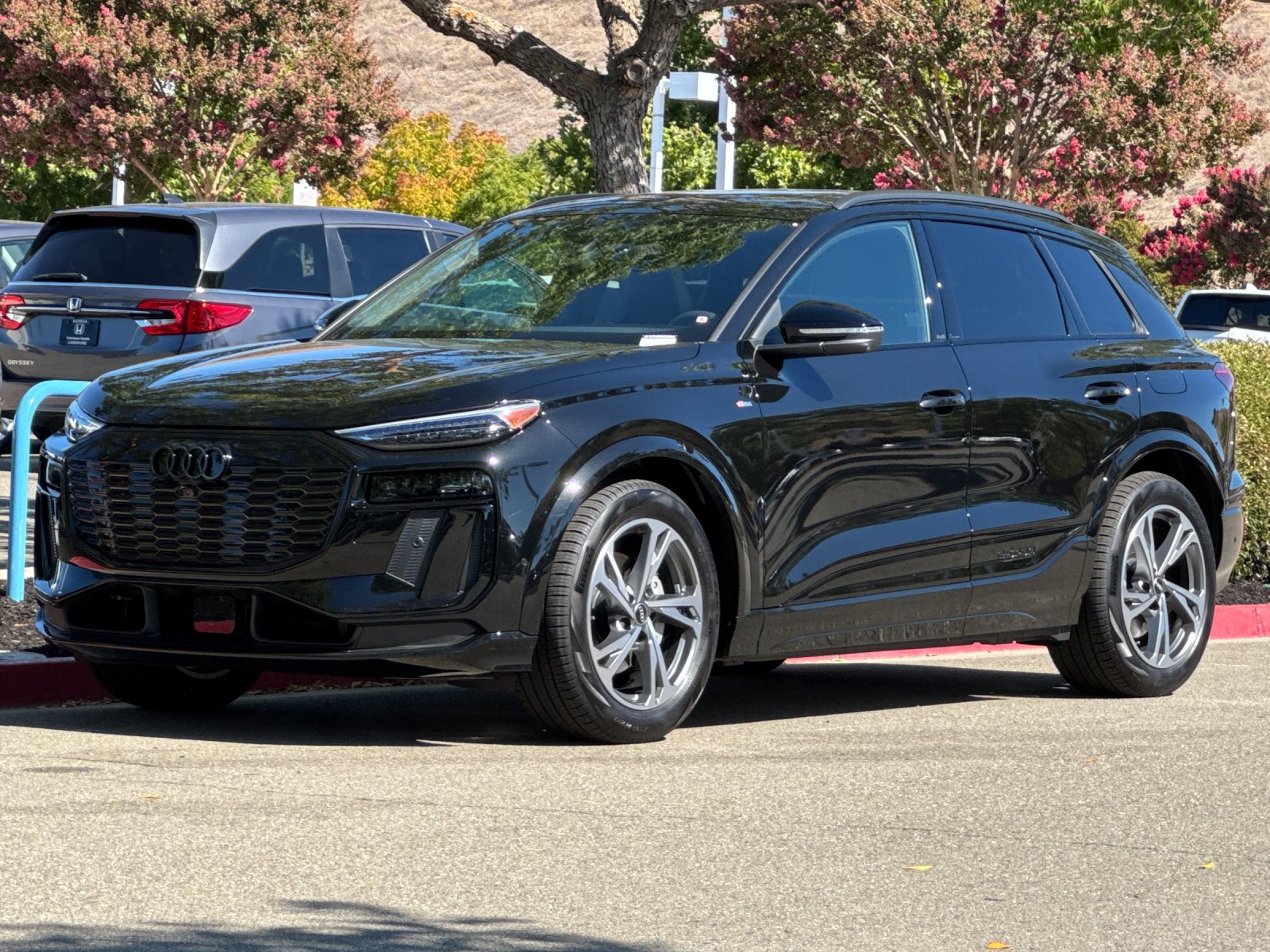 2027 Audi Q6 e-tron Prestige — photo 1 of 29