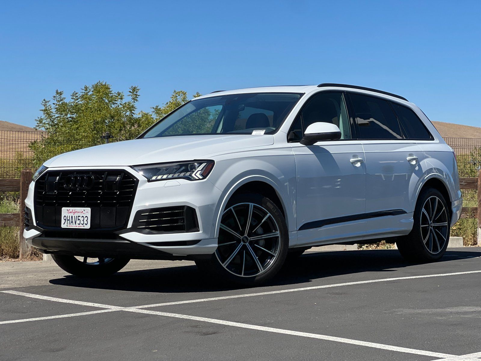 2023 Audi Q7 55 Premium Plus — full photo 2 of 30
