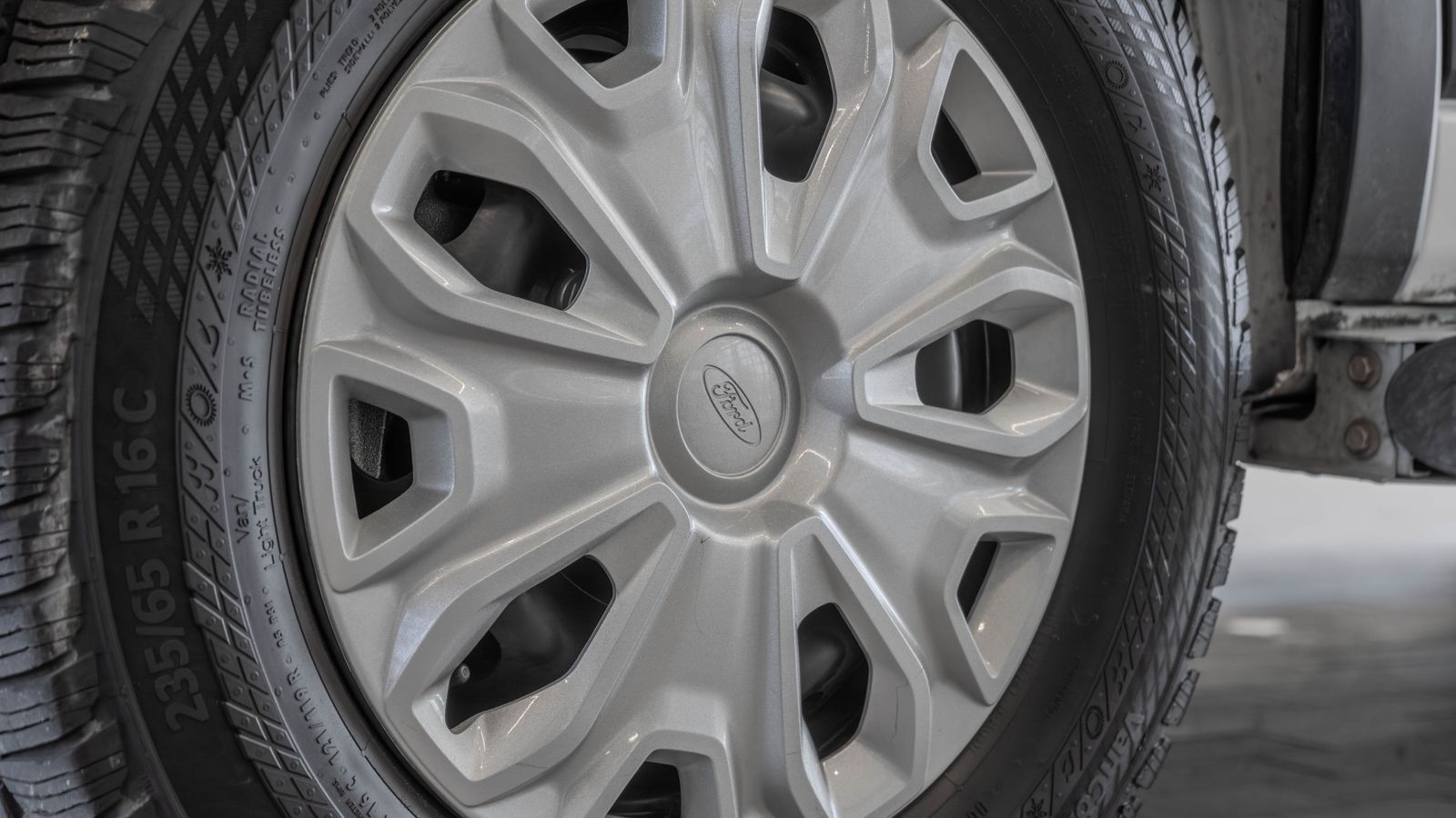 2025 Ford Transit-250 Base — full photo 29 of 31