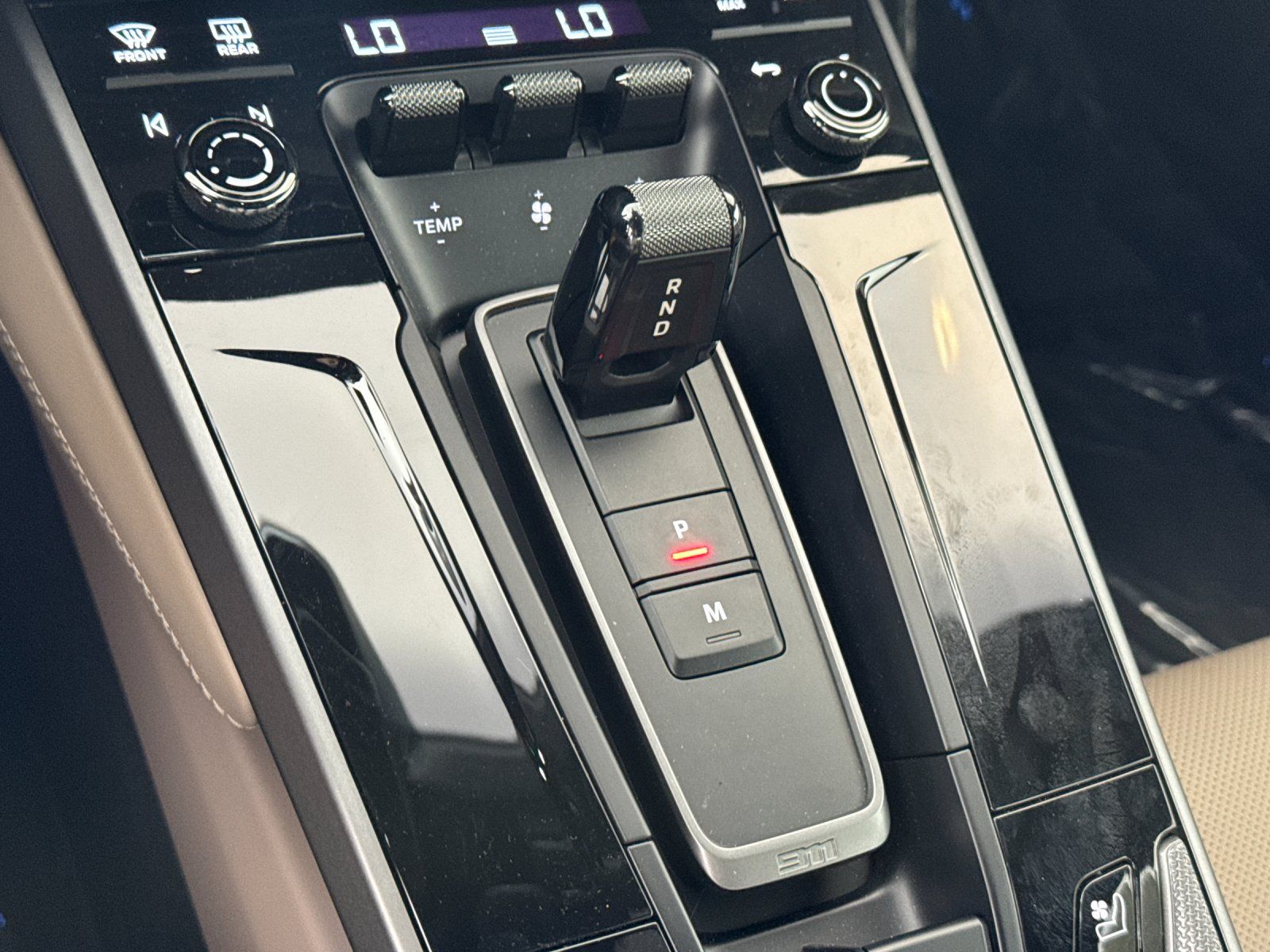 2025 Porsche 911 Carrera S — full photo 21 of 29