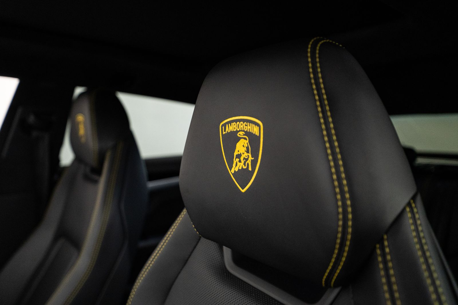 2020 Lamborghini Urus Base — full photo 22 of 53