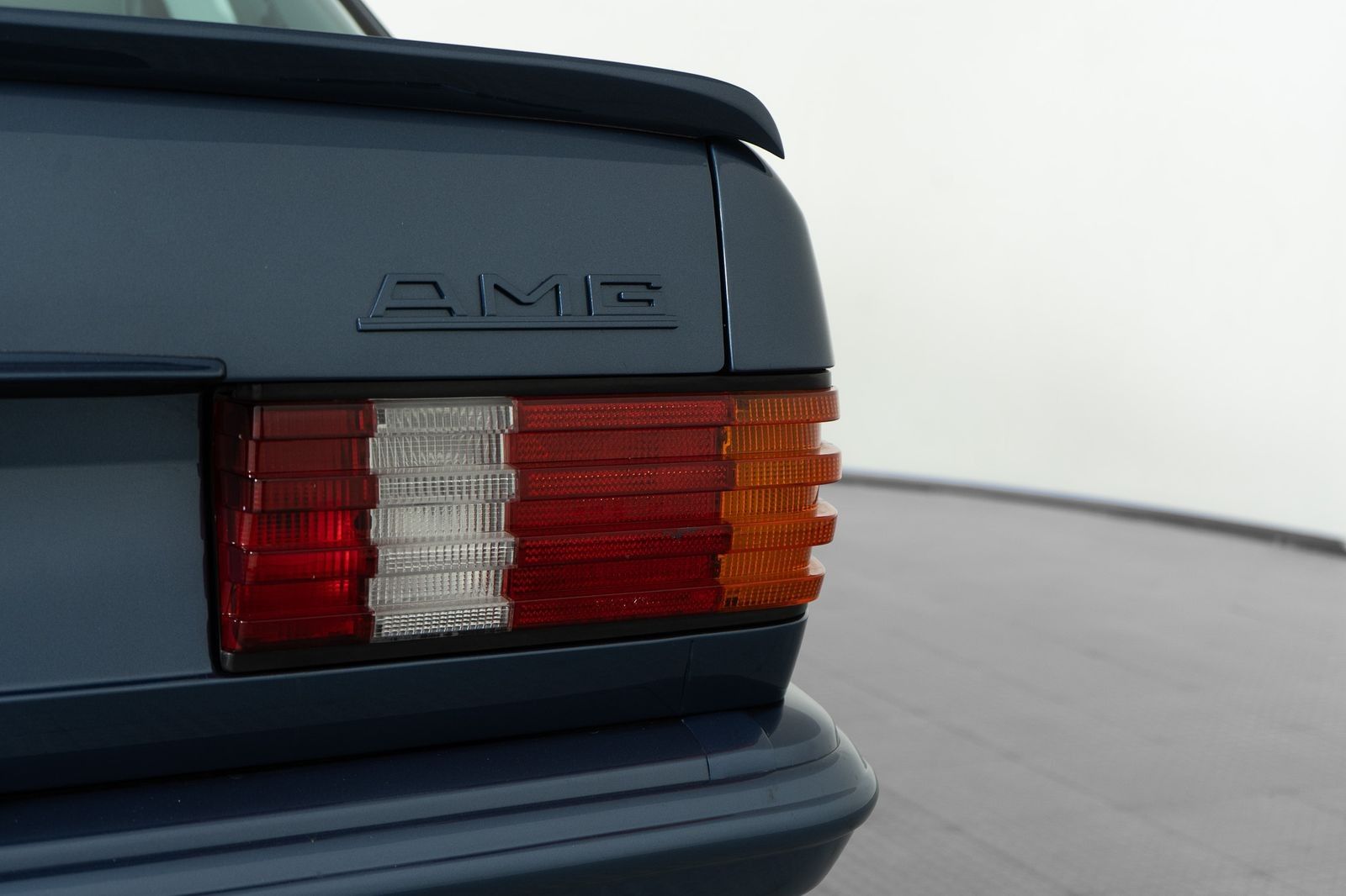 1984 Mercedes-Benz 500-Class 500 SEL — full photo 47 of 58