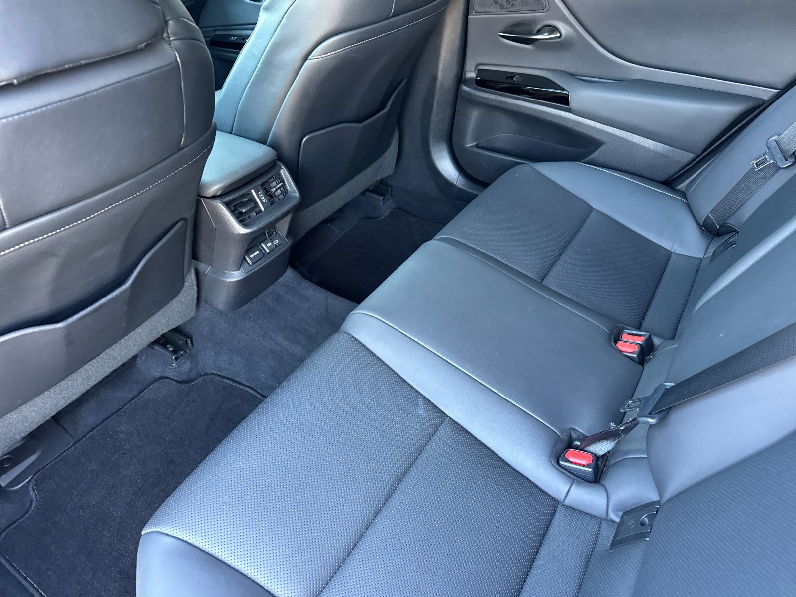 2022 Lexus ES 350 F Sport — full photo 12 of 27