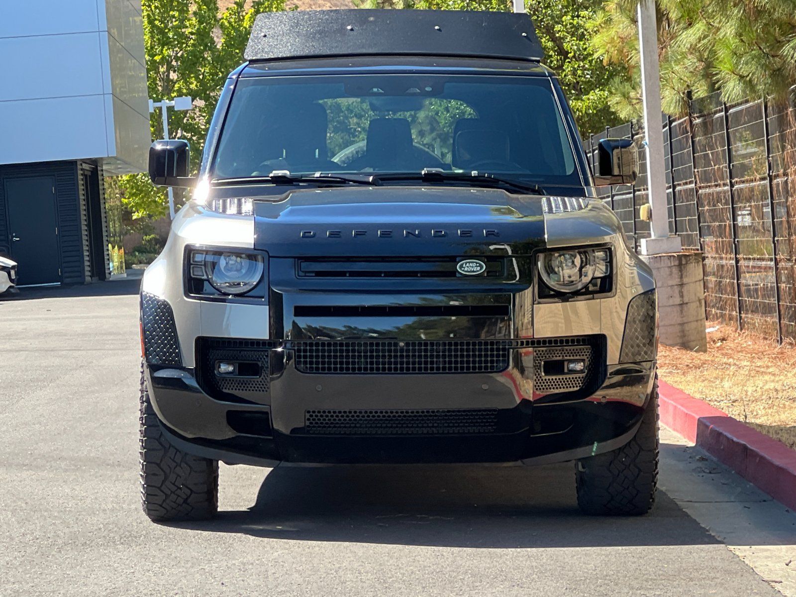2024 Land Rover Defender 110 X — foto completa 8 de 29