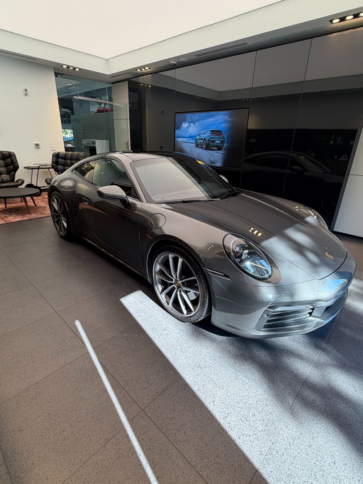 2024 Porsche 911 Carrera S — full photo 2 of 7