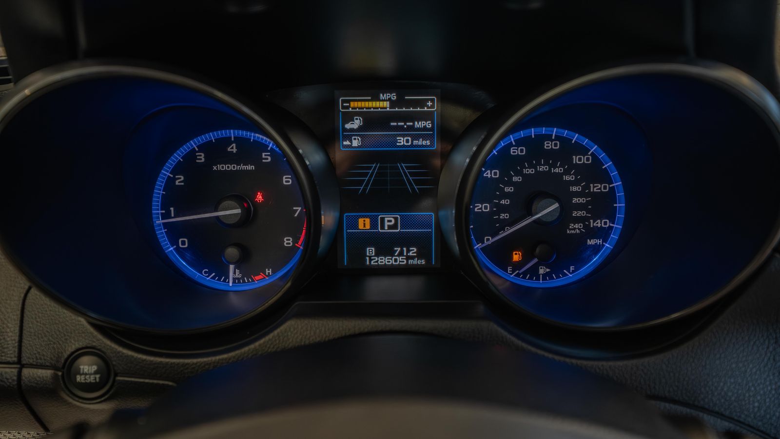 2015 Subaru Legacy 2.5i — full photo 10 of 34