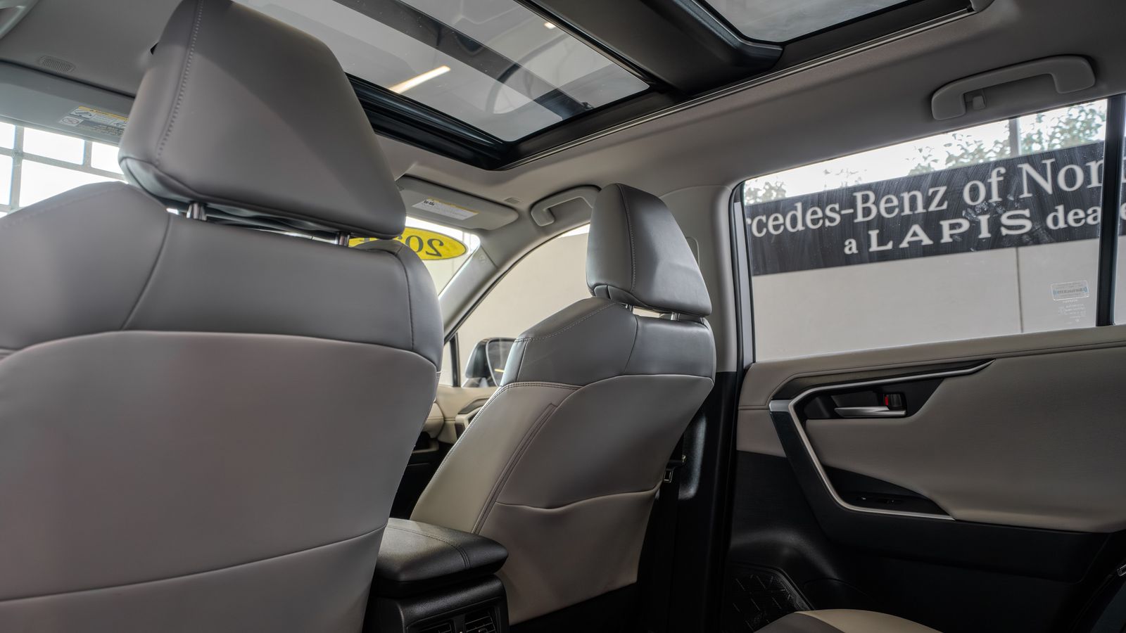 2024 Toyota RAV4 Hybrid Limited — full photo 26 of 35