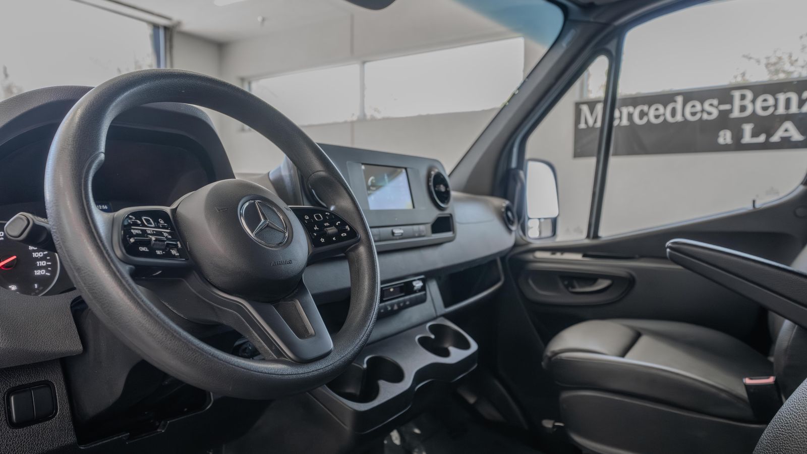 2023 Mercedes-Benz Sprinter 2500 Cargo 144 WB — foto completa 7 de 34