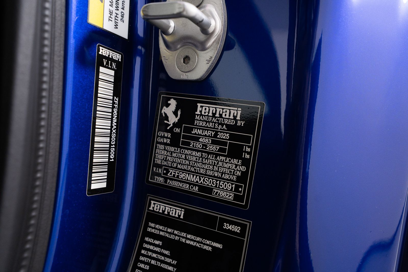 2025 Ferrari SF90 Spider — full photo 25 of 66