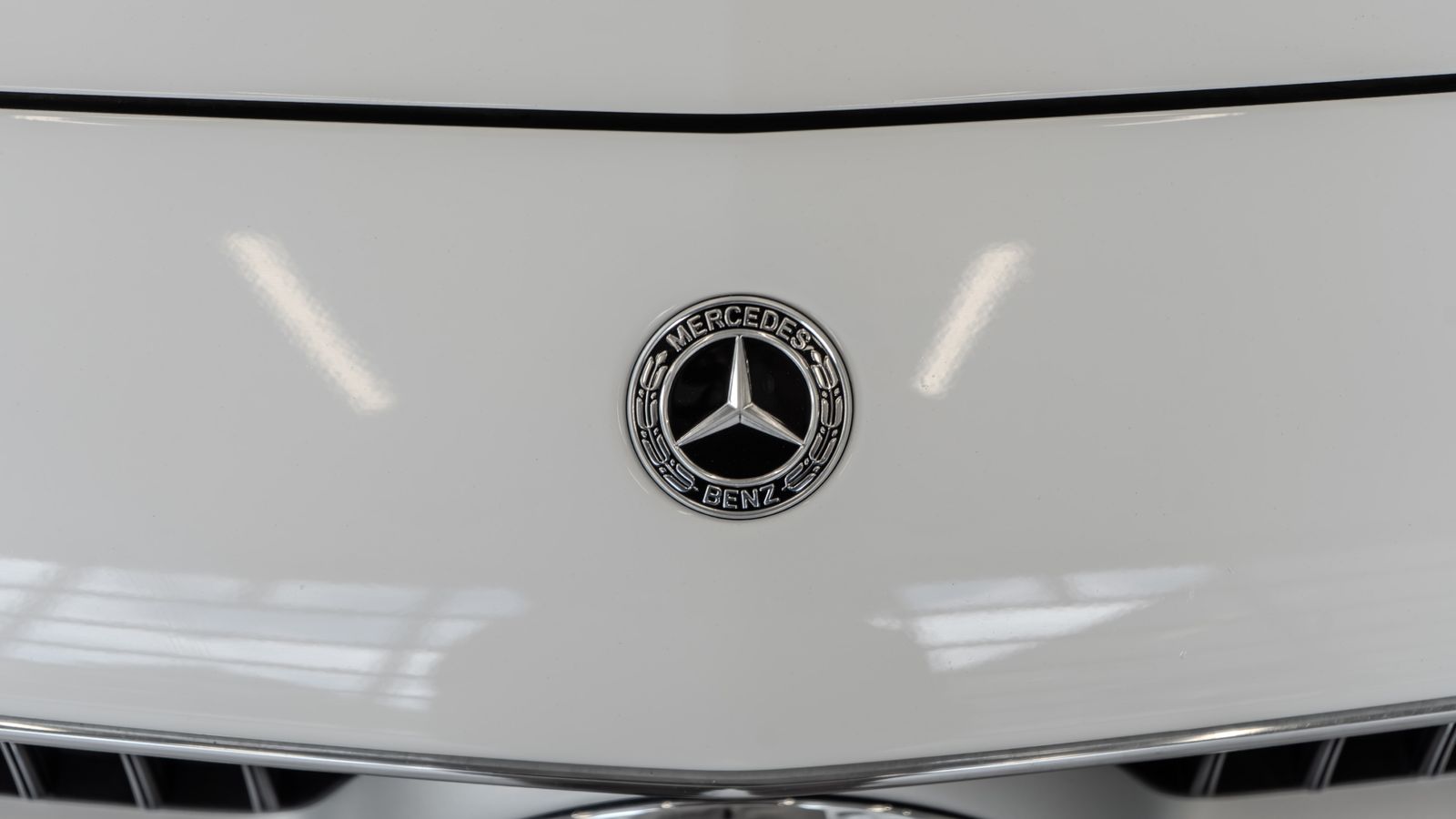 2025 Mercedes-Benz C-Class C 300 — foto completa 5 de 35
