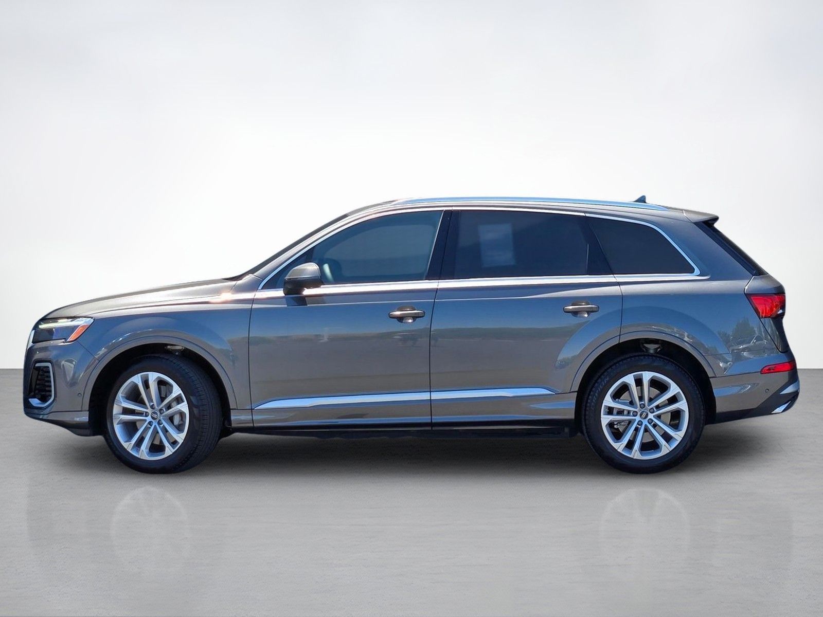 2025 Audi Q7 55 Premium Plus — full photo 3 of 45