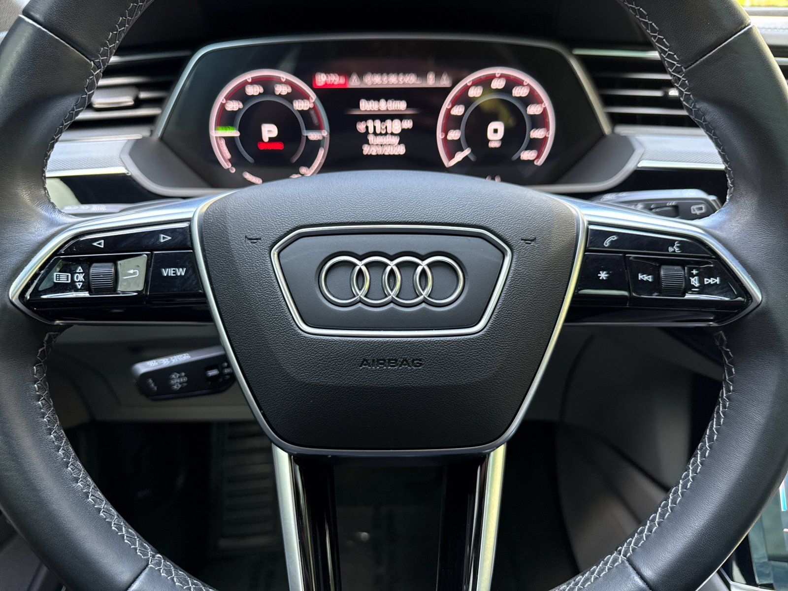 2024 Audi Q8 e-tron Prestige — full photo 24 of 29