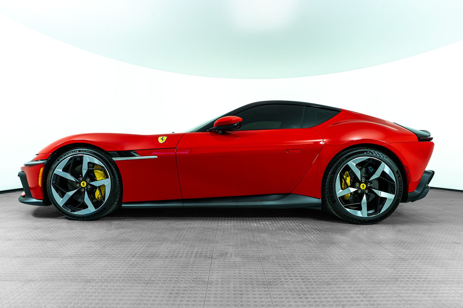 2025 Ferrari 12Cilindri — foto completa 3 de 51