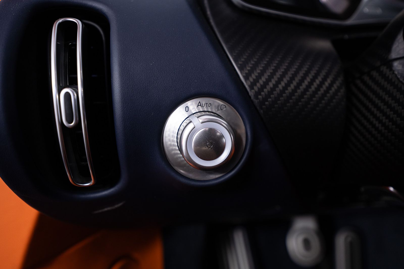 2018 Bugatti Chiron — foto completa 39 de 85