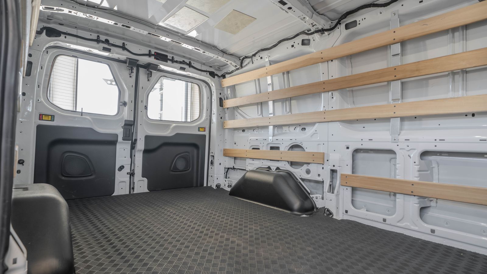 2025 Ford Transit-250 Base — full photo 26 of 31