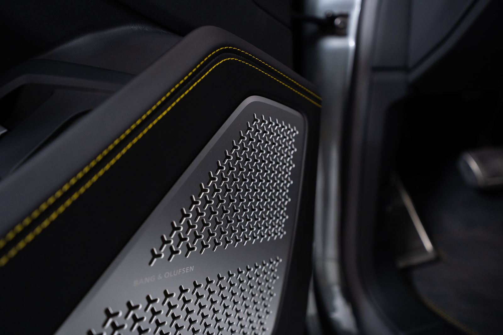 2020 Lamborghini Urus Base — full photo 18 of 53