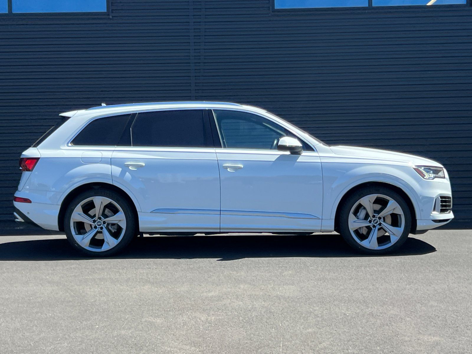 2021 Audi Q7 55 Prestige — foto completa 10 de 31