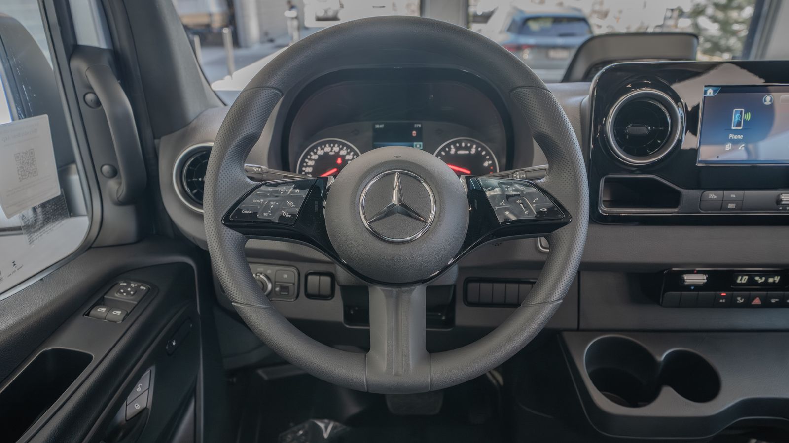2025 Mercedes-Benz Sprinter 2500 Cargo 170 WB — full photo 9 of 36