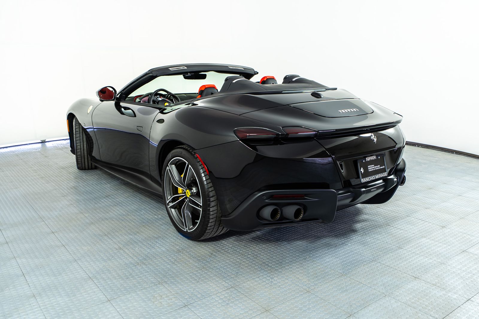 2025 Ferrari Roma Spider — full photo 2 of 41