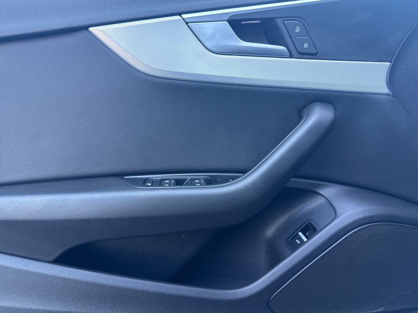 2018 Audi A4 2.0T Premium — full photo 10 of 26