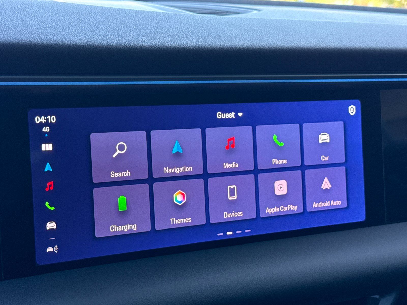 2025 Porsche Macan Electric 4 — full photo 18 of 28