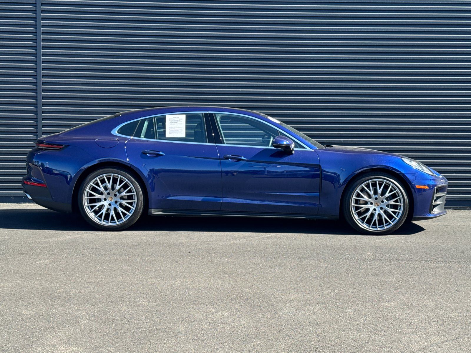 2025 Porsche Panamera 4 — foto completa 10 de 29